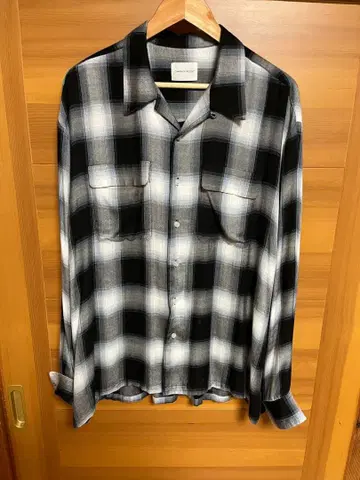 CAMPHOR WOOD 레이온 옴브레 셔츠