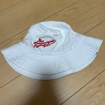NON-PROFESSIONAL.G.C, 버킷햇 자수