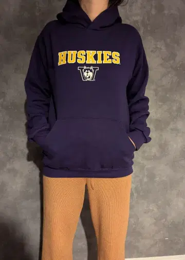 Champion HUSKIES 후드 부착 맨투맨