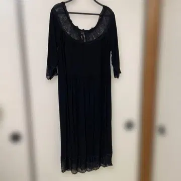 ZARA 블랙 레이스 옷깃 7부 소매 롱 원피스.