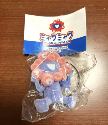 미야쿠미야쿠 플로키 피규어 가챠가챠