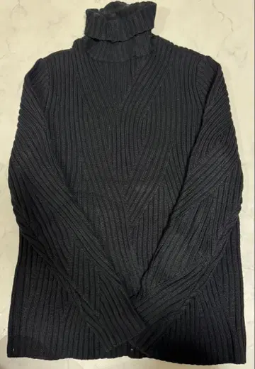 Armani Exchange 블랙 터틀넥 스웨터 S/P