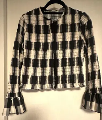 하자품 CLANE SHIRRING DESIGN BLOUSE