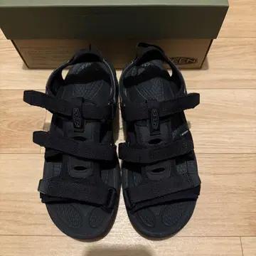 KEEN 블랙 스포츠 샌들