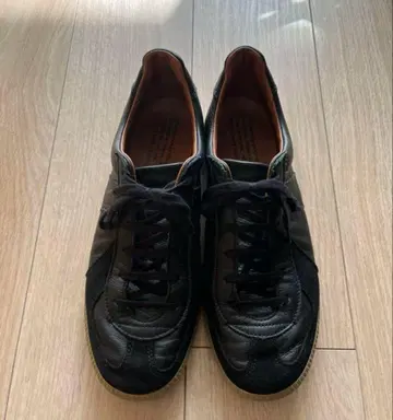 REPRODUCTION OF FOUND 저먼 트레이너 42