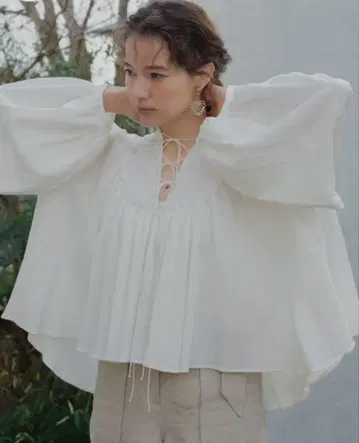 미사용 nagisa 시어 블라우스 화이트