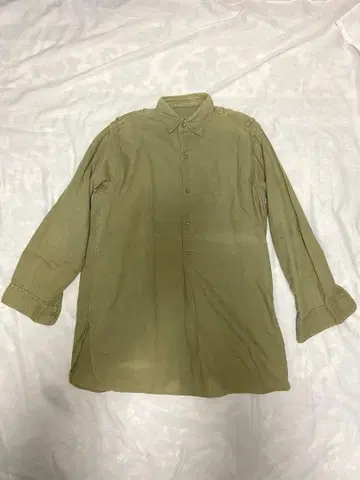 체코군 풀오버 셔츠 페이드 있음