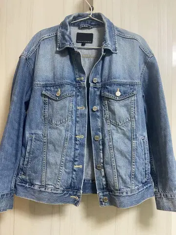 라이트 블루 데님 자켓