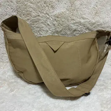 White Mountaineering 바디백 베이지