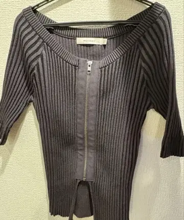 [ 미사용 ] MOUSSY ZIP UP RIB 상의