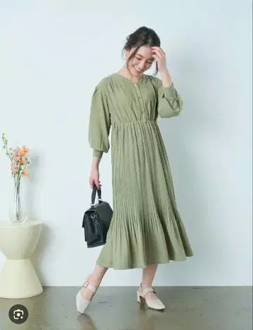 COHINA V넥 핀턱 플리츠 원피스