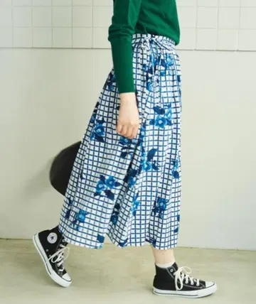 뷔르데사봉 롱 스커트 블루 이마리야키 동백꽃 꽃무늬