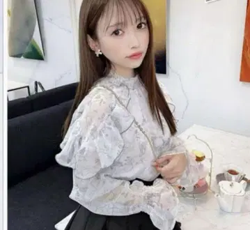 미셸 마카롱 로얄 플뢰르 프릴 탑