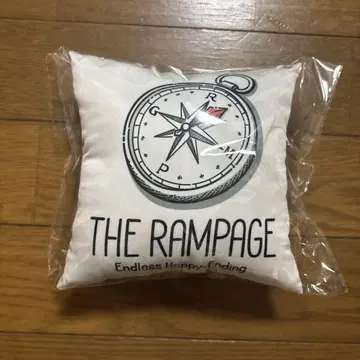 THE RAMPAGE 트레셔 나침반 디자인