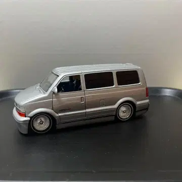 시보레 아스트로 풀백카 실버