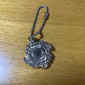 베이블레이드 캐릭터 키링 은색 입체 디자인