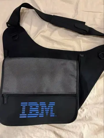 IBM 숄더백 블랙/그레이