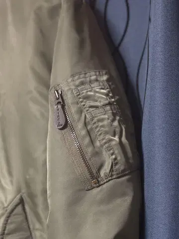 [ 새상품급 ] AVIREX MA-1 90s 플라이트 자켓 L 카키 정품