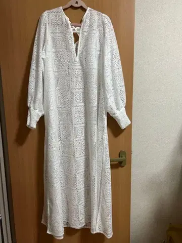 블록 레이스 볼륨 슬리브 원피스