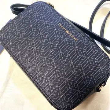 택 포함 새상품 신상 TOMMY HILFIGER 기하학 패턴 숄더백