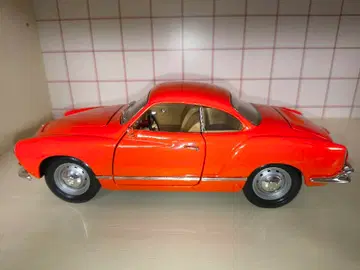 road legends Volkswagen Karmann Ghia1/18