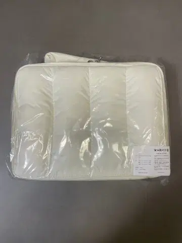 [ 미사용 새상품 ] 마더백 Calin 카란 파우치 아이보리