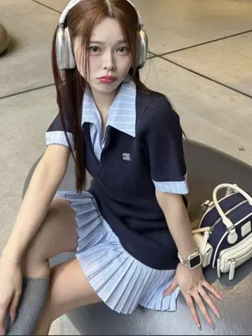 NICE CLAUP 도킹 플리츠 미니 원피스