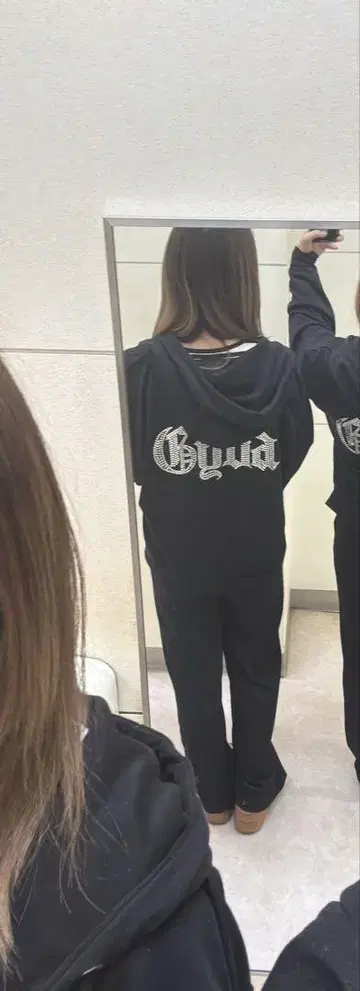 블랙 셋업 GYDA 로고