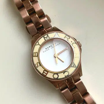 MARC BY MARC JACOBS 핑크 골드 아날로그 손목시계 작동품