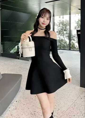 darich 오프숄더 플레어 니트 미니 원피스