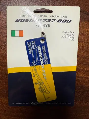 라이언에어 Airlinertags B737-800 콤비 색상
