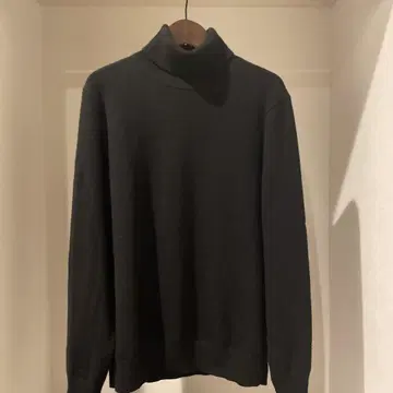 UNIQLO 블랙 터틀넥 스웨터 M