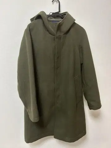 올리브 그린 후드 부착 모즈 코트