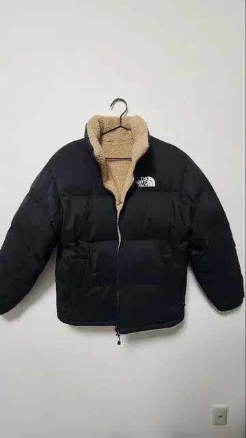 THE NORTH FACE 블랙 다운 재킷 (리버서블) (중고)