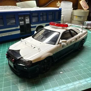 Nissan Skyline GT-R (R34) 경찰 사양 1/24