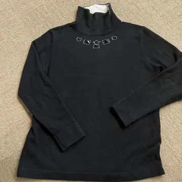 PICONE 비쥬 부착 니트 블랙