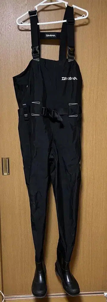 DAIWA 블랙 가슴장화 부츠 포함
