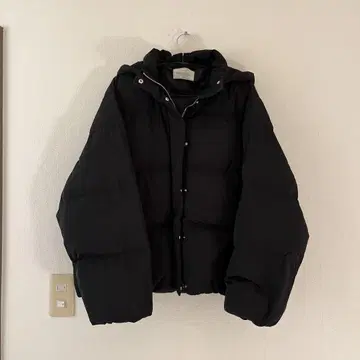 Ungrid 블랙 다운 자켓