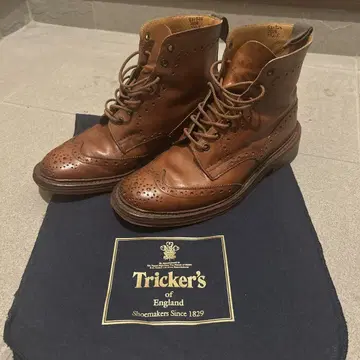 Tricker's 가죽 부츠