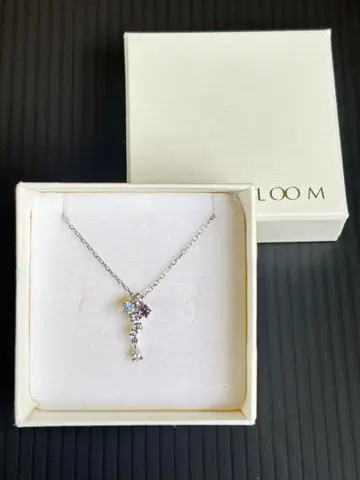 BLOOM 꽃 모티브 목걸이