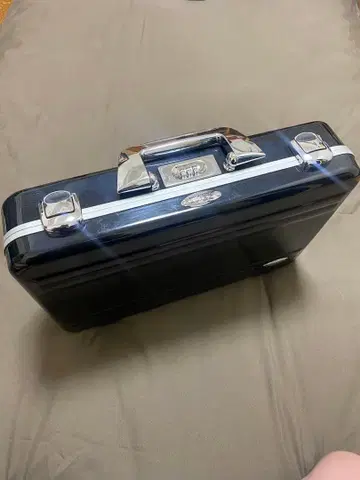 제로 버튼 아타셰 케이스