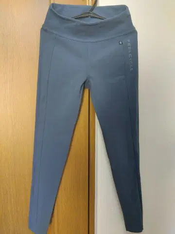 새상품급 필사이클 FEEL CYCLE 레깅스 네이비 XS 사이즈