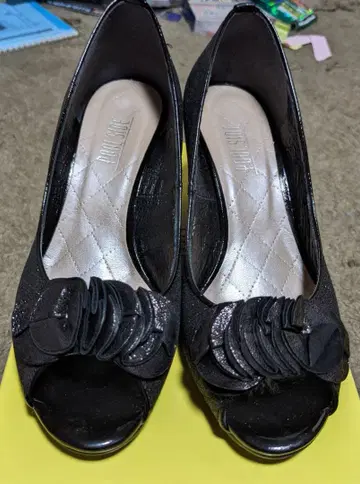 블랙 글리터 오픈토 펌프스