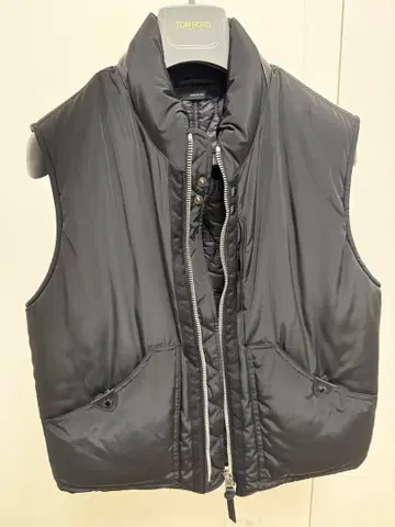 톰포드 TOM FORD 다운 베스트