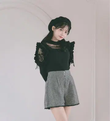 meltie 반짝반짝 숄더 프릴 니트