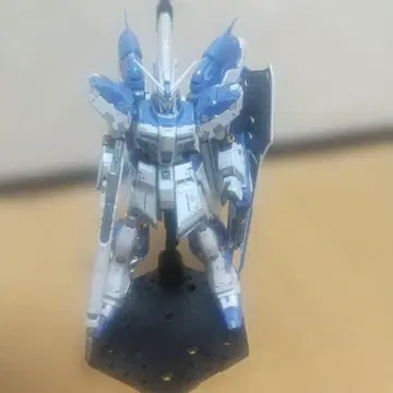RG Hi-v 건담 (티타늄 피니쉬 ver) 완성품