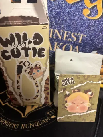 WILD BUT CUTIE 스트랩 CamoCutie