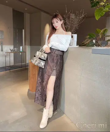 Cherimi 레이스 슬릿 스커트 브라운 셰리미