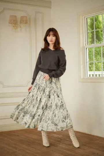Herlipto Pleated Chiffon Long Skirt Navy