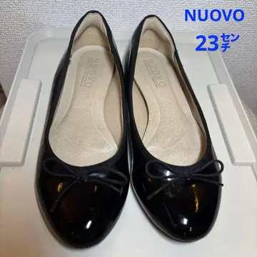 NUOVO 에나멜 블랙 발레 슈즈 리본 포함 새상품급입니다